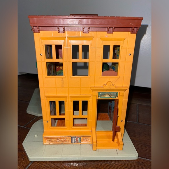 Fisher Price Sesame Street Playhouse - Picture 2 of 13